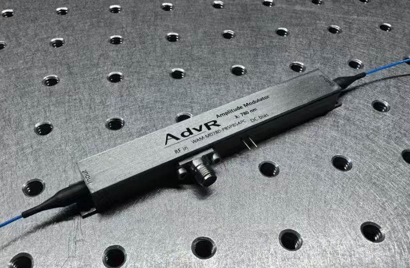 MgO:LN可见光幅度调制器
