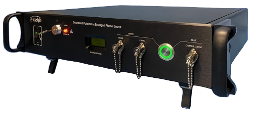 宽带偏振纠缠光子源